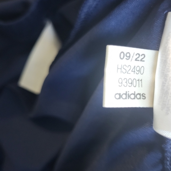 Adidas Women's Cargo‎ style shorts Size M - Picture 5 of 6